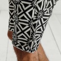 Bermuda Casual Masculina Estampada Preto e Branco Moda Praia Verão