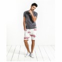 Bermuda Casual Masculina Estampada Branco e Vermelho Moda Praia