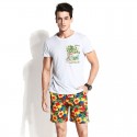 Short Floral Brasileiro Tropical Colorido em Tons Fortes Masculino