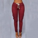 Calça Branca Jogger Feminina com Bolsos Cargo Skinny