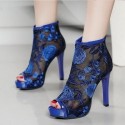 Sapato Alto de Renda Floral Elegante Azul