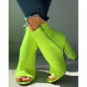 Womens high heel zip-up shoe with stabilized step