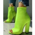 Womens high heel zip-up shoe with stabilized step